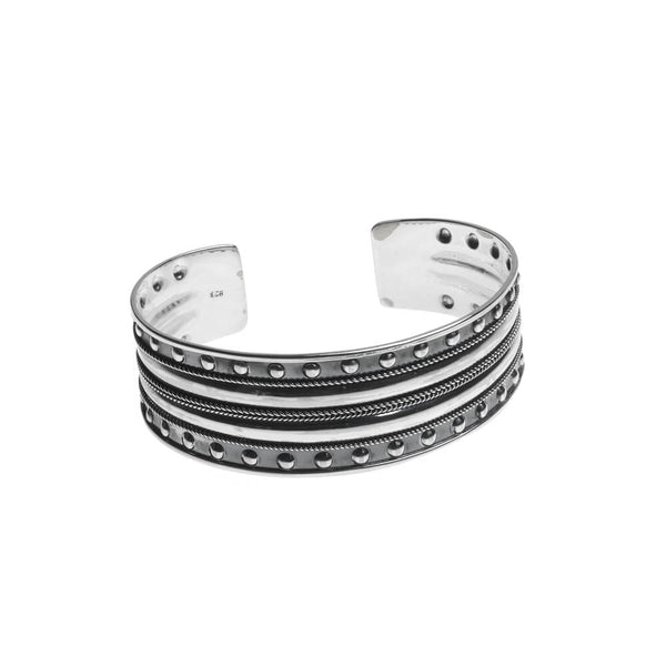 ANTIQUED CUFF WITH RAISED CENTRES AND CIRCLES
