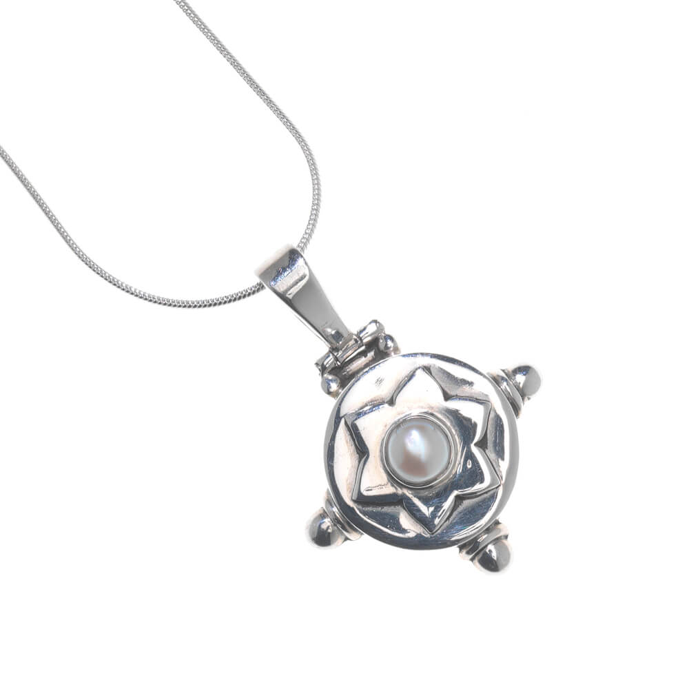 ROUND PENDANT WITH STONE SET FLOWER STERLING SILVER JEWELLERY WHOLESALE